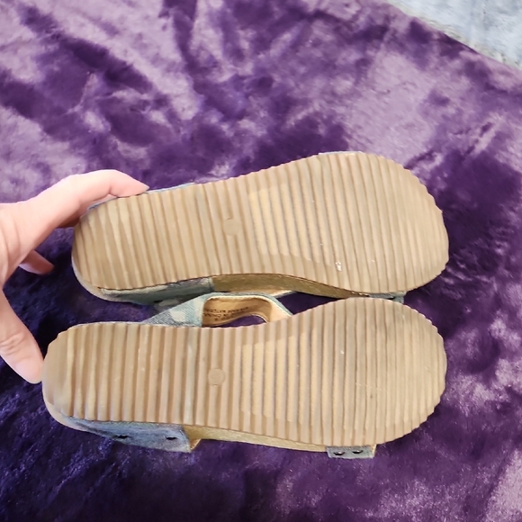 Boutique by Corkys Women's Camouflage Strap wedges sz 8 - Picture 5 of 6